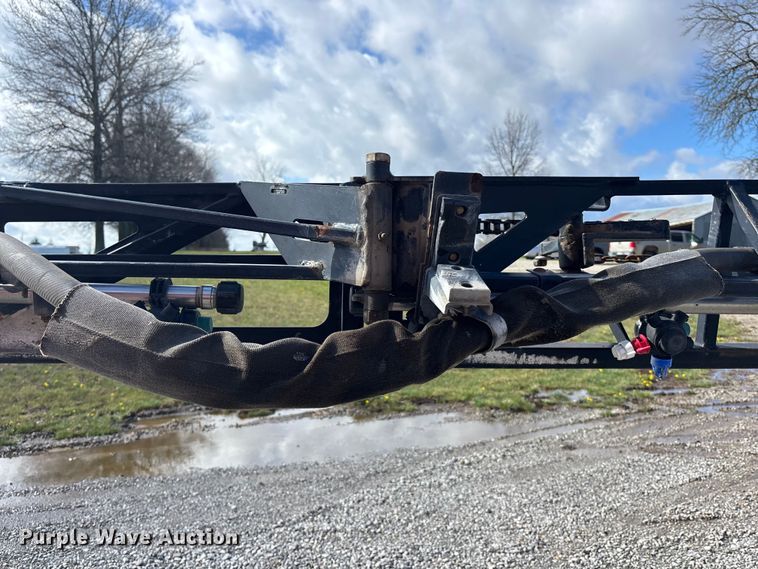 image for item EA4707 2011 John Deere 4730 sprayer