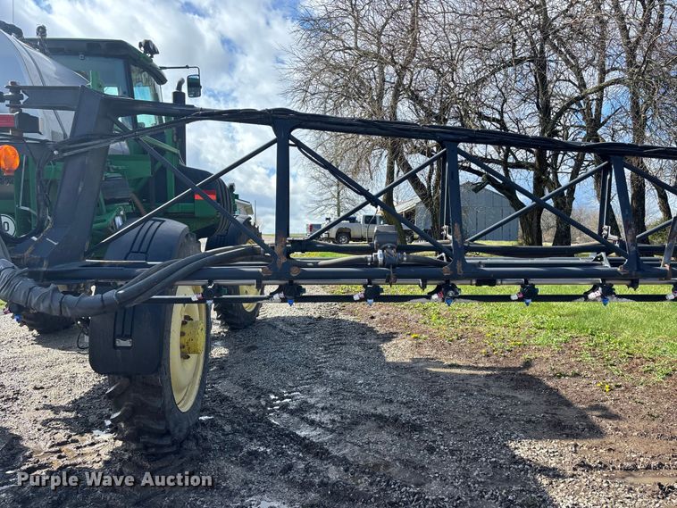 image for item EA4707 2011 John Deere 4730 sprayer