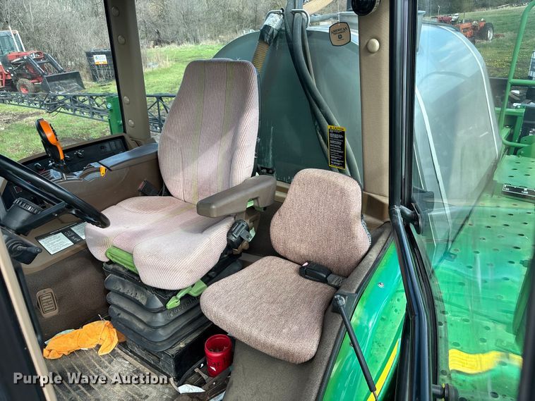 image for item EA4707 2011 John Deere 4730 sprayer