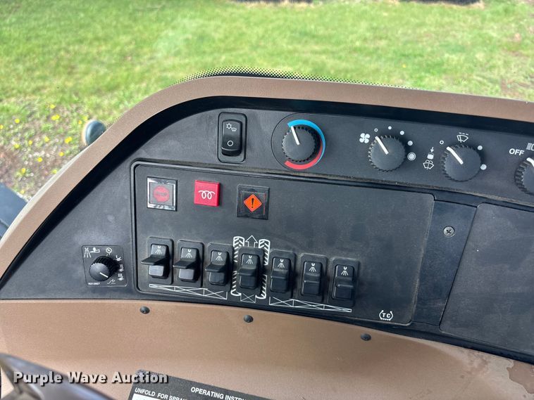 image for item EA4707 2011 John Deere 4730 sprayer