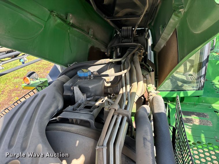 image for item EA4707 2011 John Deere 4730 sprayer