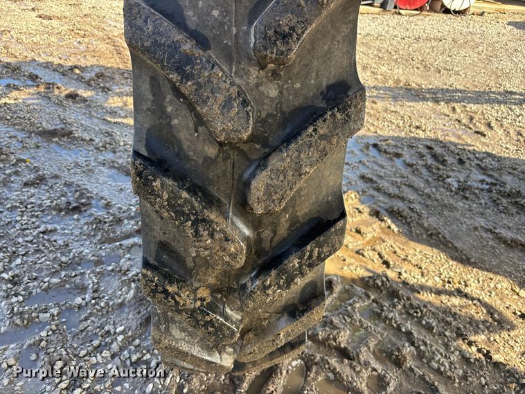 image for item EA4707 2011 John Deere 4730 sprayer