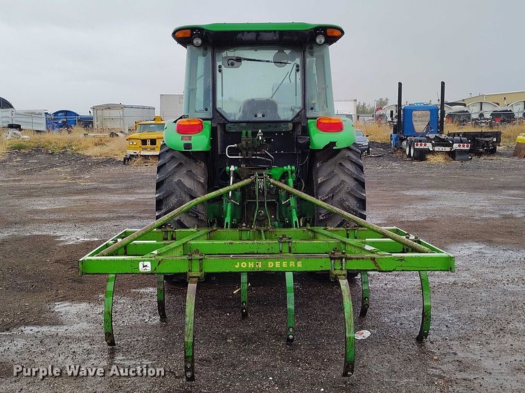 image for item ED0011 2013 John Deere 5085M MFWD tractor