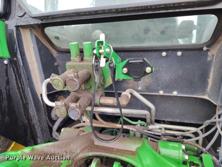 image for item ED0011 2013 John Deere 5085M MFWD tractor