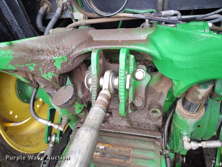 image for item ED0011 2013 John Deere 5085M MFWD tractor