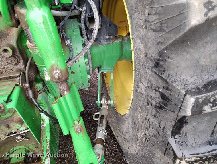 image for item ED0011 2013 John Deere 5085M MFWD tractor