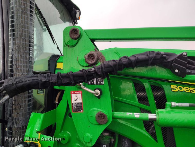 image for item ED0011 2013 John Deere 5085M MFWD tractor