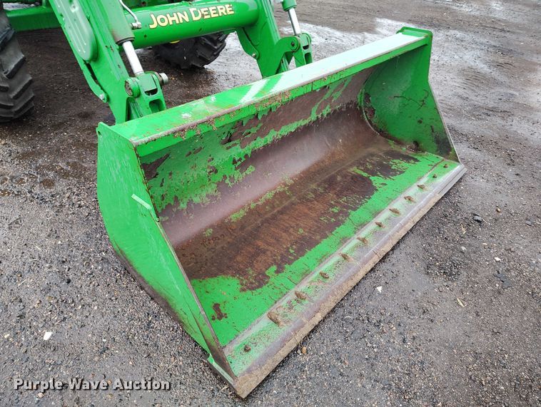 image for item ED0011 2013 John Deere 5085M MFWD tractor