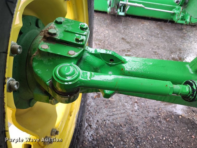 image for item ED0011 2013 John Deere 5085M MFWD tractor