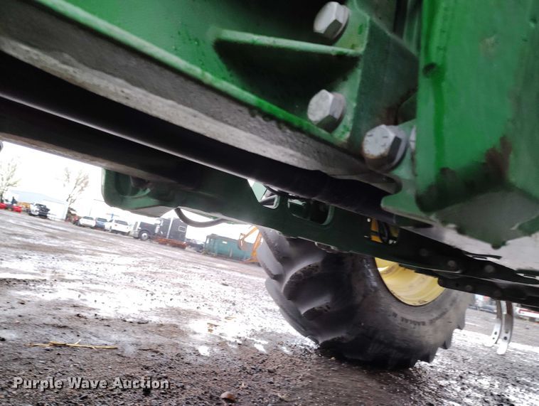 image for item ED0011 2013 John Deere 5085M MFWD tractor