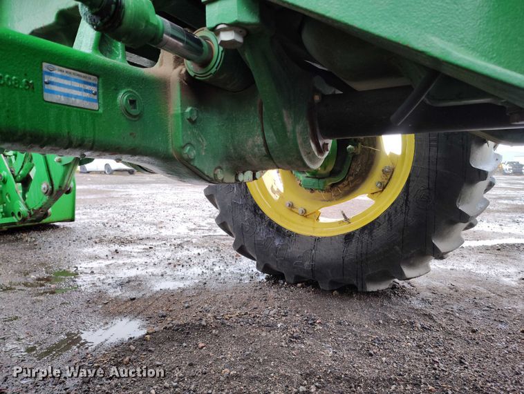 image for item ED0011 2013 John Deere 5085M MFWD tractor