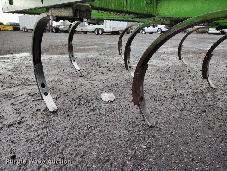 image for item ED0011 2013 John Deere 5085M MFWD tractor