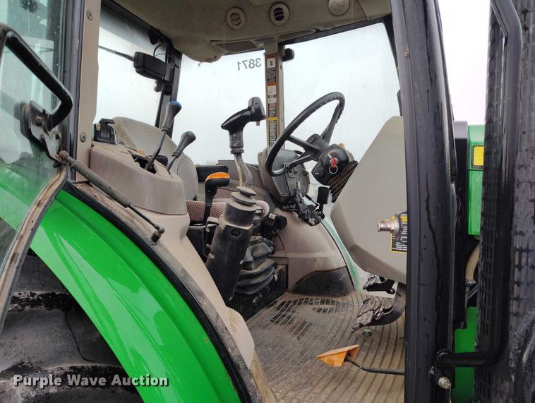 image for item ED0011 2013 John Deere 5085M MFWD tractor