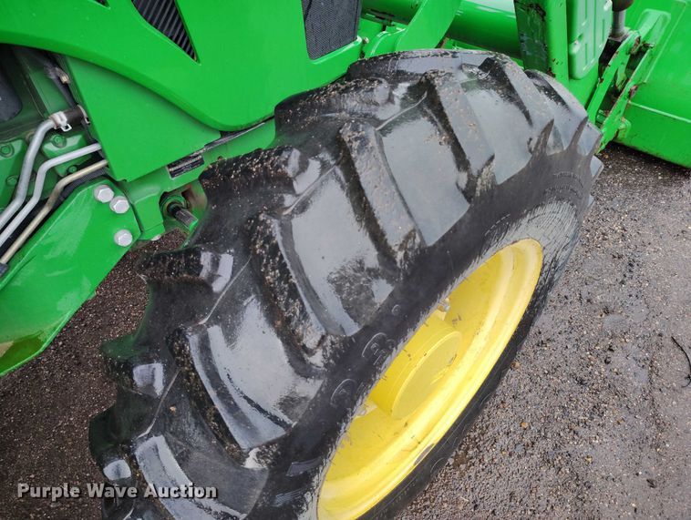 image for item ED0011 2013 John Deere 5085M MFWD tractor