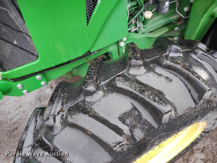 image for item ED0011 2013 John Deere 5085M MFWD tractor