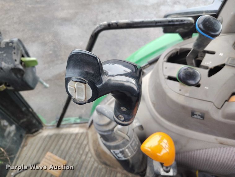 image for item ED0011 2013 John Deere 5085M MFWD tractor