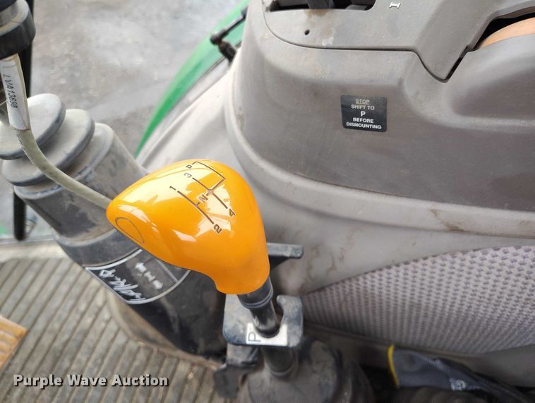 image for item ED0011 2013 John Deere 5085M MFWD tractor