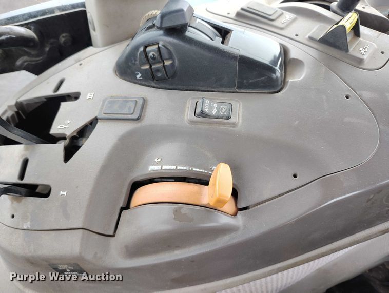 image for item ED0011 2013 John Deere 5085M MFWD tractor