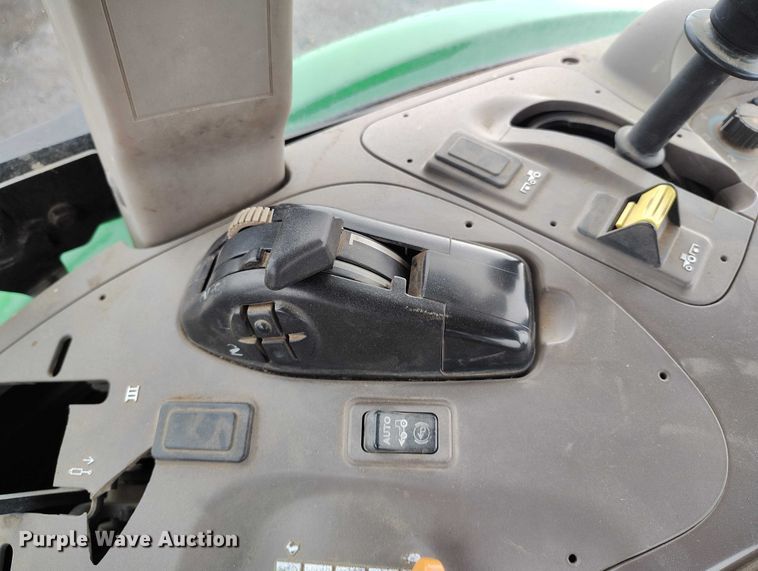 image for item ED0011 2013 John Deere 5085M MFWD tractor