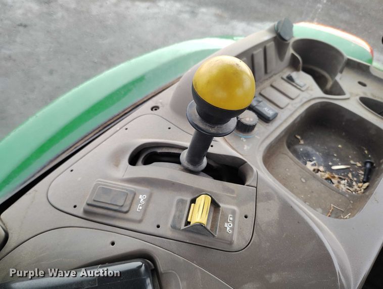 image for item ED0011 2013 John Deere 5085M MFWD tractor