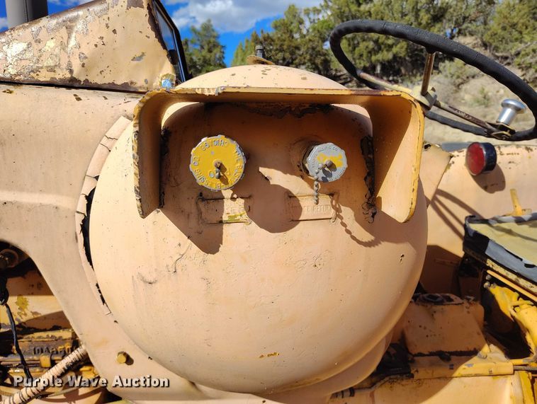 image for item ED0012 Minneapolis-Moline 445 tractor