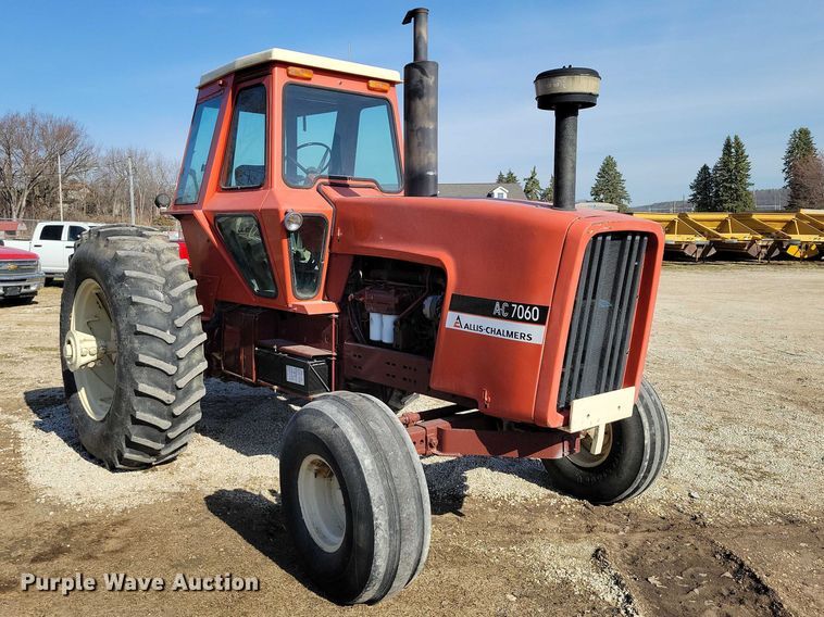 image for item EE0915 1975 Allis-Chalmers AC7060 tractor