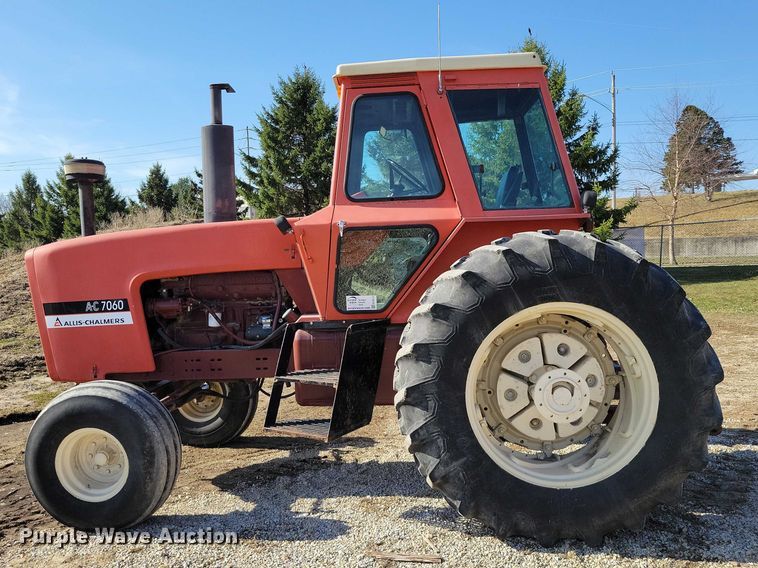 image for item EE0915 1975 Allis-Chalmers AC7060 tractor