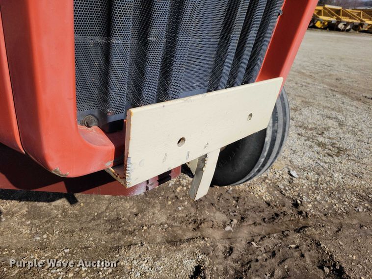 image for item EE0915 1975 Allis-Chalmers AC7060 tractor