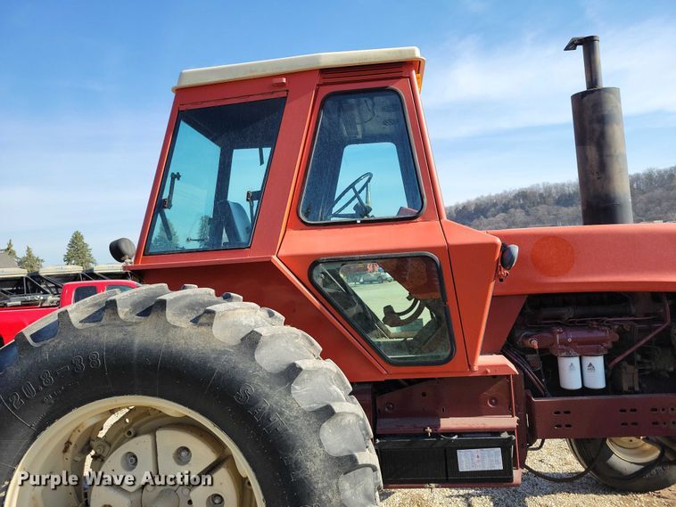 image for item EE0915 1975 Allis-Chalmers AC7060 tractor