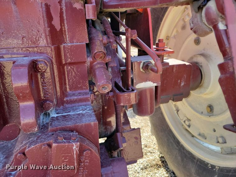 image for item EE0915 1975 Allis-Chalmers AC7060 tractor