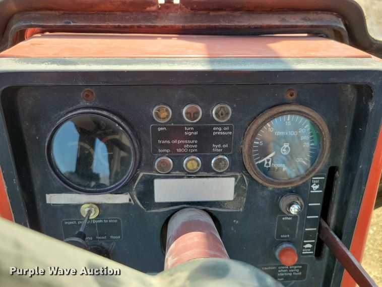 image for item EE0915 1975 Allis-Chalmers AC7060 tractor