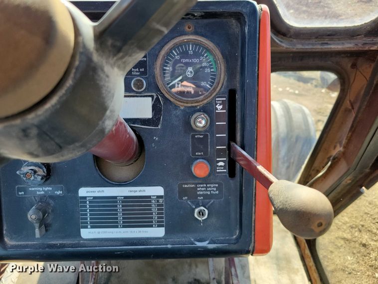 image for item EE0915 1975 Allis-Chalmers AC7060 tractor