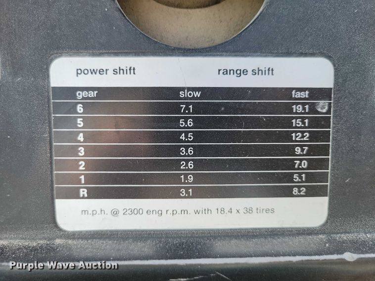 image for item EE0915 1975 Allis-Chalmers AC7060 tractor