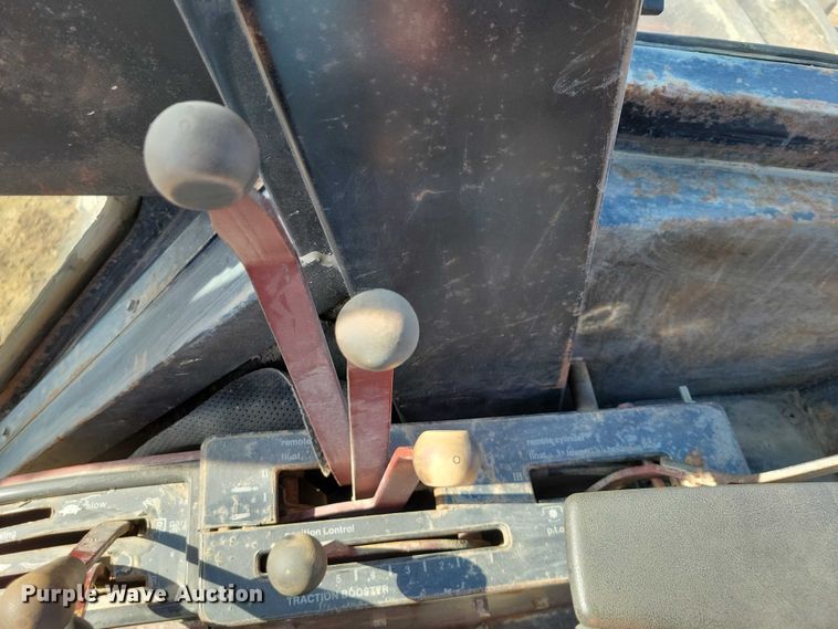 image for item EE0915 1975 Allis-Chalmers AC7060 tractor