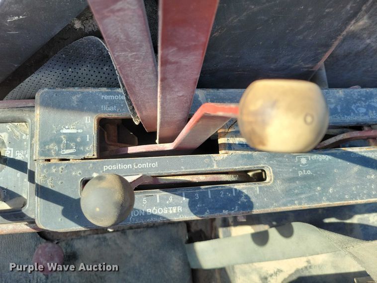 image for item EE0915 1975 Allis-Chalmers AC7060 tractor