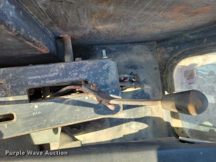 image for item EE0915 1975 Allis-Chalmers AC7060 tractor