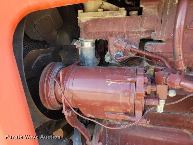 image for item EE0915 1975 Allis-Chalmers AC7060 tractor