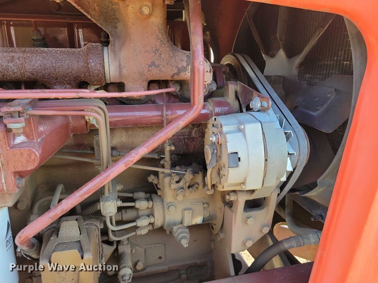 image for item EE0915 1975 Allis-Chalmers AC7060 tractor