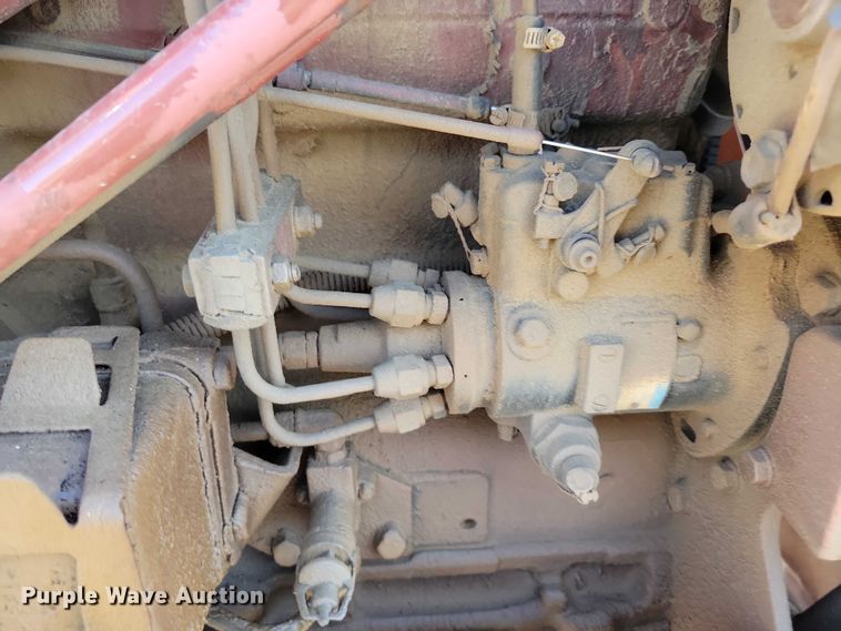 image for item EE0915 1975 Allis-Chalmers AC7060 tractor