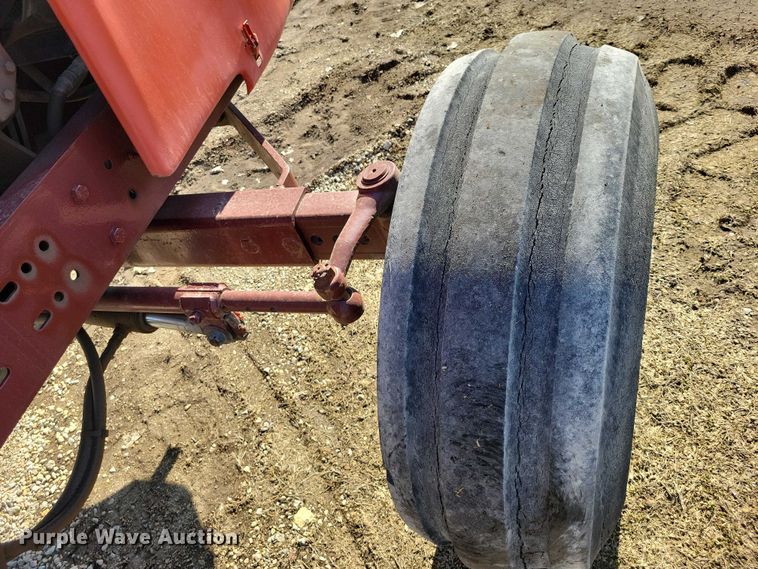 image for item EE0915 1975 Allis-Chalmers AC7060 tractor
