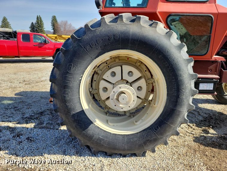 image for item EE0915 1975 Allis-Chalmers AC7060 tractor