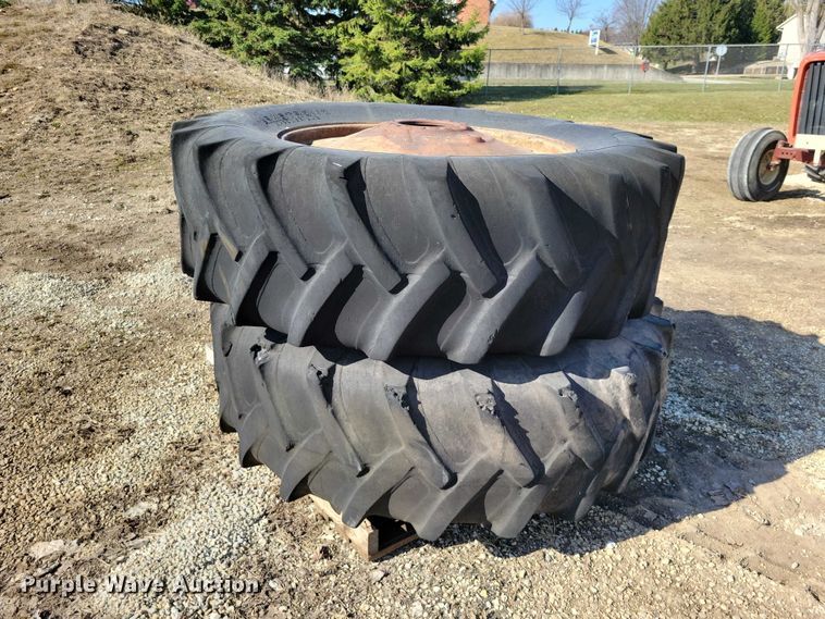 image for item EE0915 1975 Allis-Chalmers AC7060 tractor