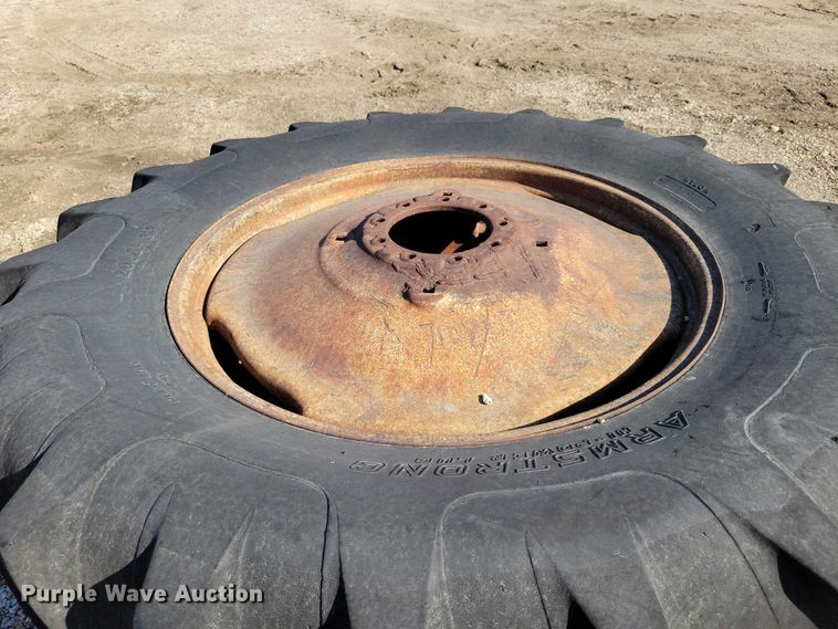 image for item EE0915 1975 Allis-Chalmers AC7060 tractor