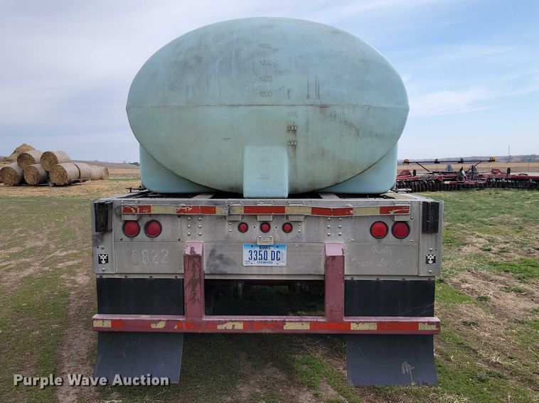 image for item EE0918 1997 Wilson CF-900 flatbed trailer