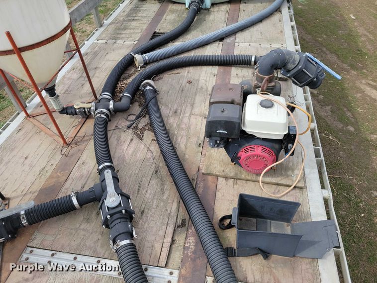 image for item EE0918 1997 Wilson CF-900 flatbed trailer