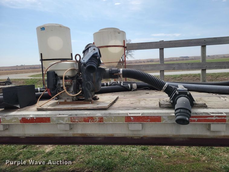 image for item EE0918 1997 Wilson CF-900 flatbed trailer