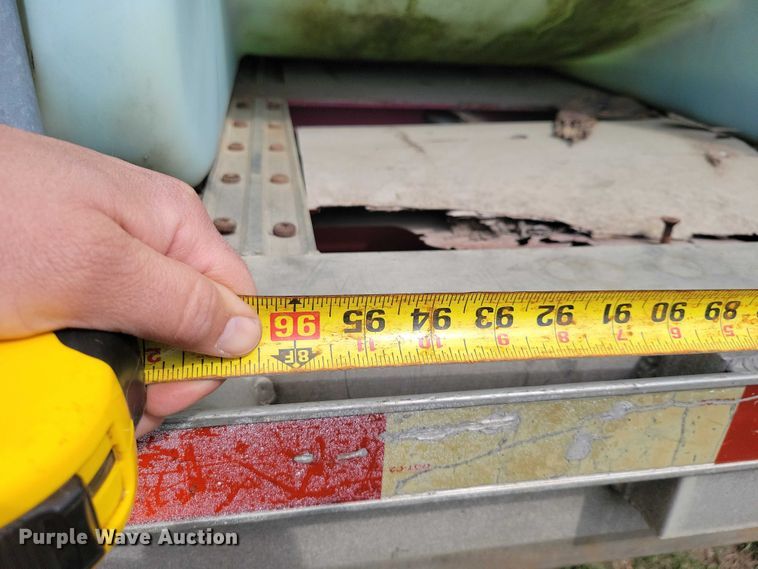 image for item EE0918 1997 Wilson CF-900 flatbed trailer