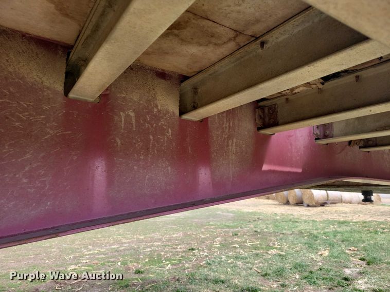 image for item EE0918 1997 Wilson CF-900 flatbed trailer