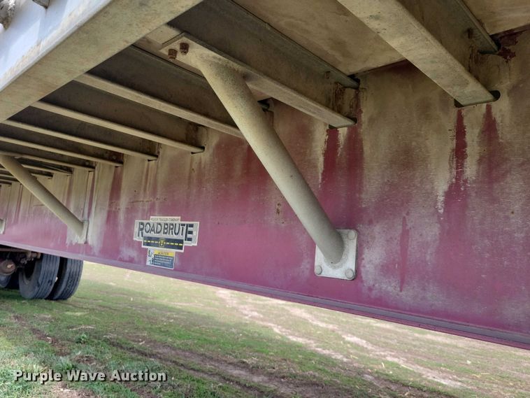 image for item EE0918 1997 Wilson CF-900 flatbed trailer