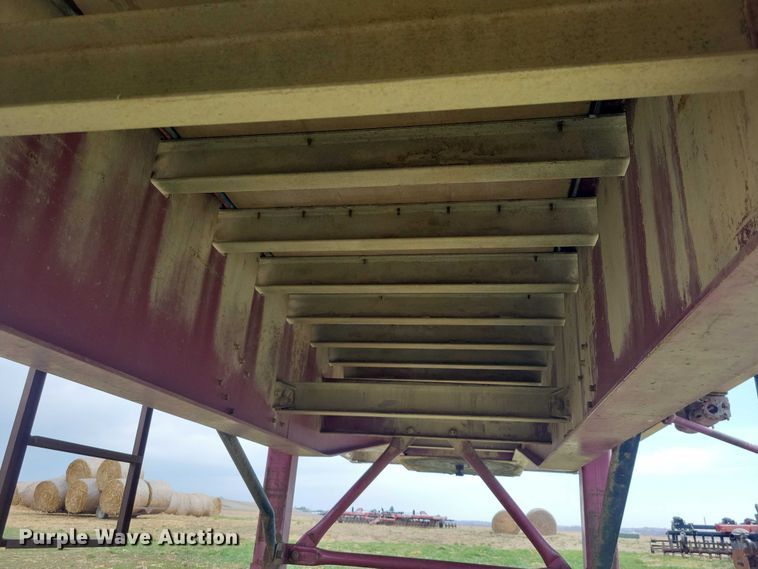 image for item EE0918 1997 Wilson CF-900 flatbed trailer